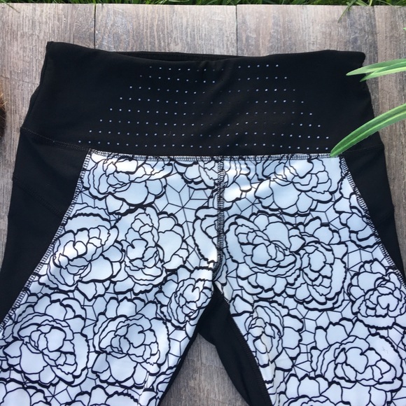 RBX STUDIO SKETCHY FLORAL YOGA CAPRI - Picture 3 of 8